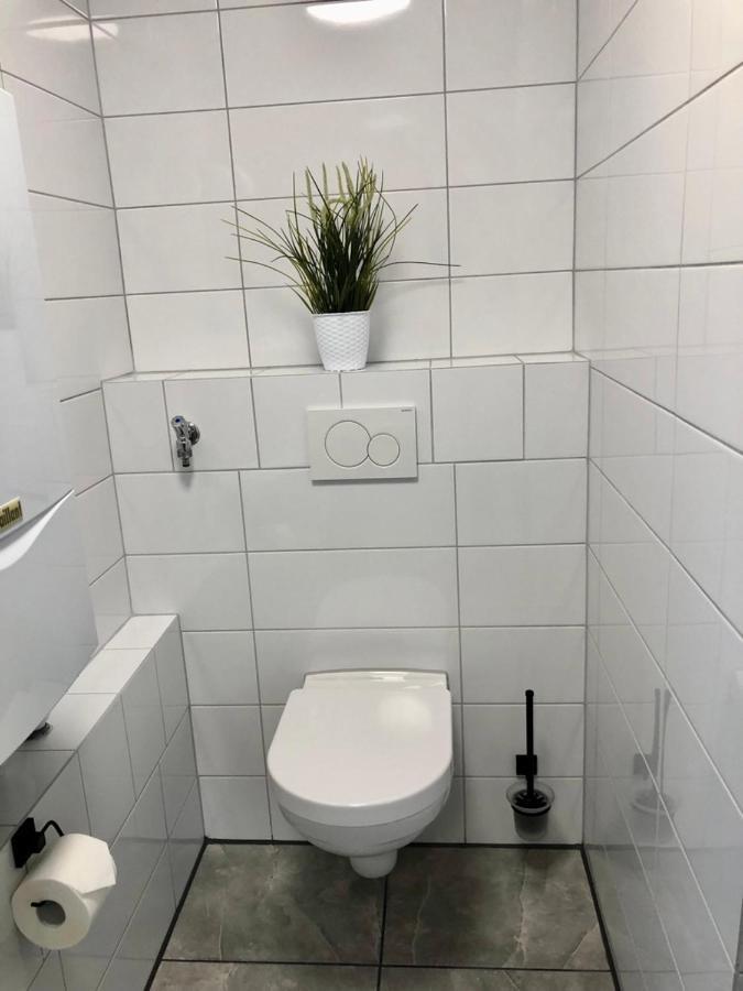 Dachgeschosswohnung Mit Seeblick Ahrensbok ภายนอก รูปภาพ