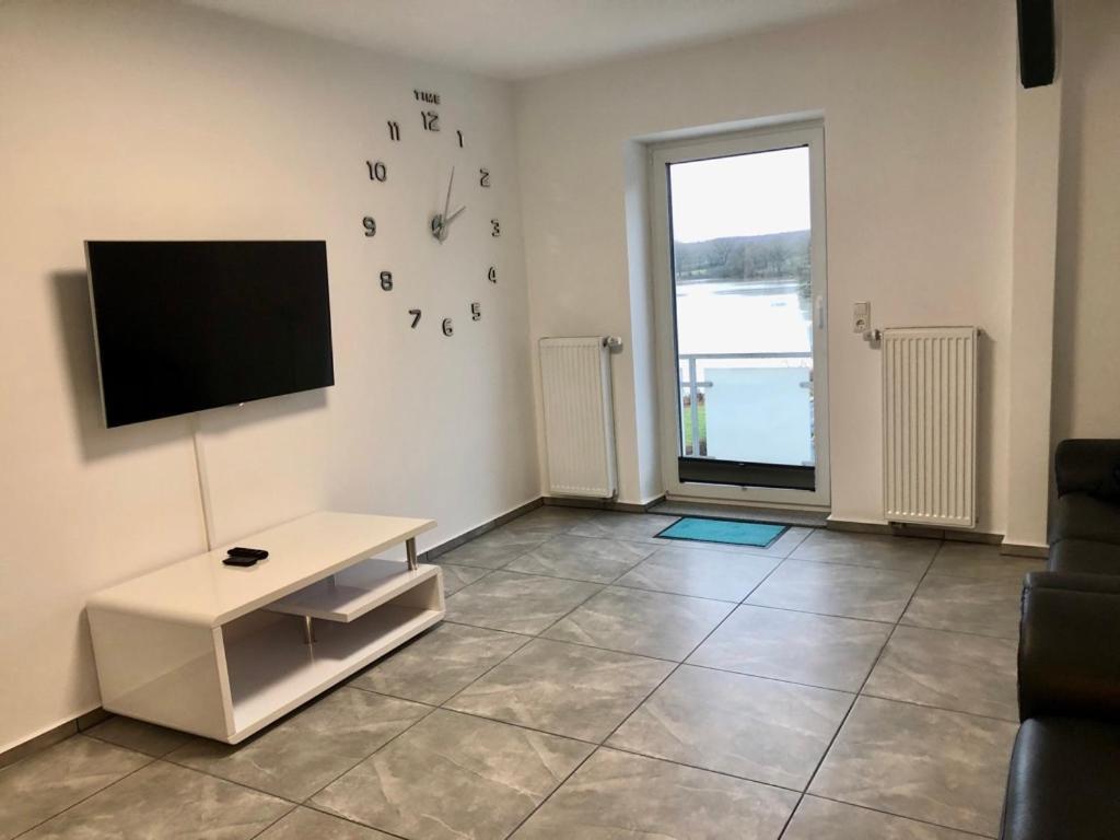 Dachgeschosswohnung Mit Seeblick Ahrensbok ภายนอก รูปภาพ