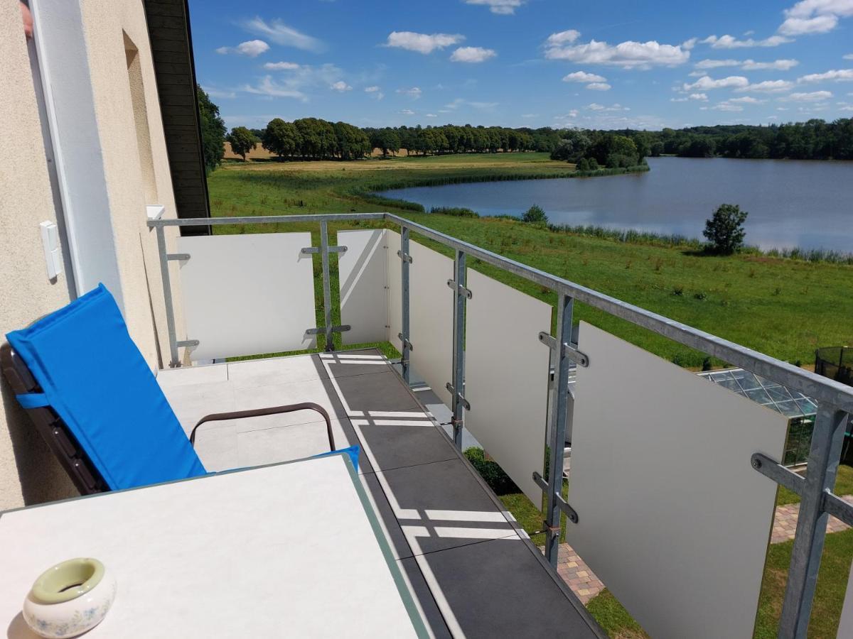 Dachgeschosswohnung Mit Seeblick Ahrensbok ภายนอก รูปภาพ